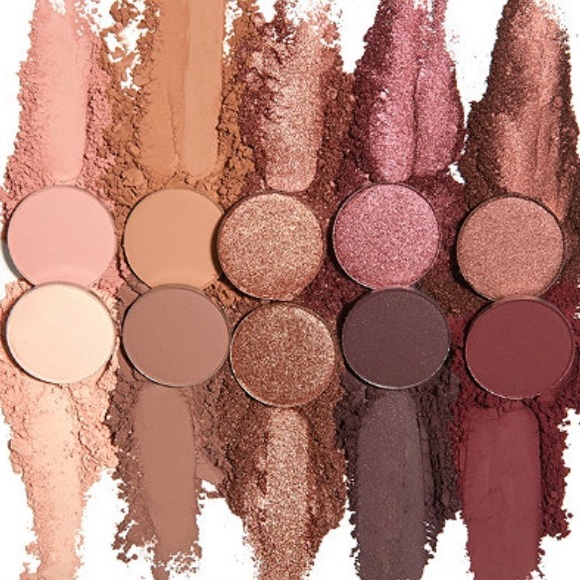 SOLD OUT -  ✨ HOST PICK ✨ KKW classic blossom eyeshadow palette - Picture 3 of 8